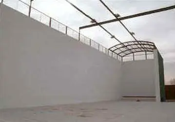 Frontón, cancha abierta